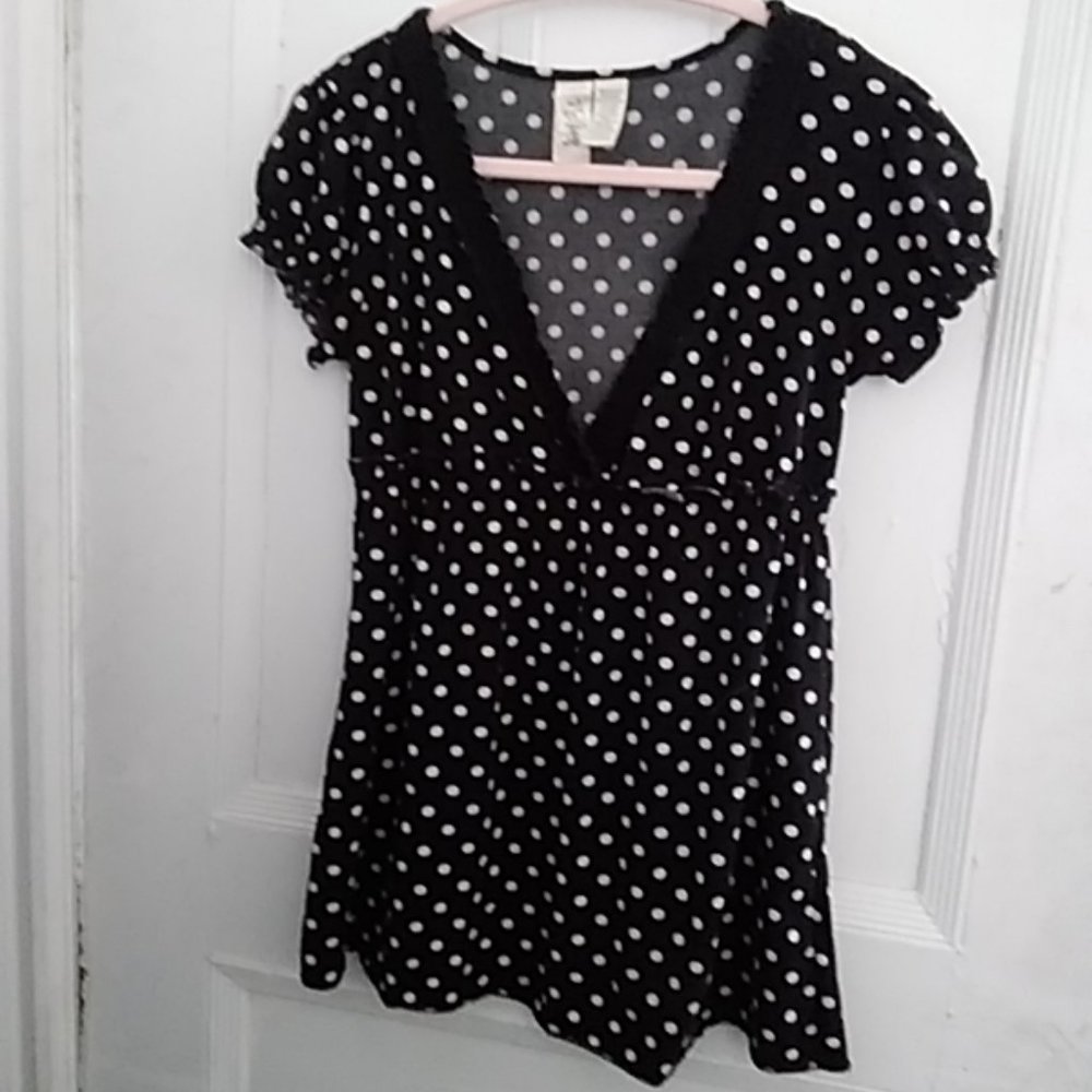 Cute black/White Polka Dots Top in Size Small